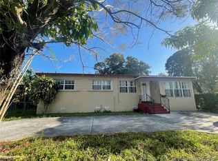 890 NE 157th Ter, North Miami Beach, FL 33162