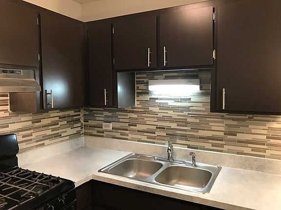 3rd image of 5641 Edge Lake Dr APT 1E