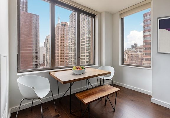 4th image of 101 W 24th St APT 21H