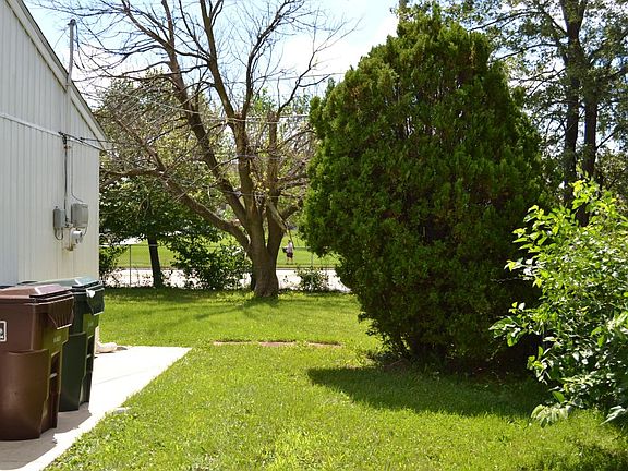 2nd image of 4231 Greenbrier Ln