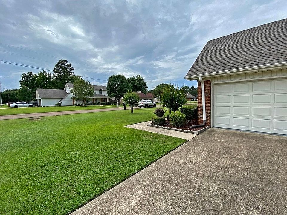 1st image of 16 N Butternut Dr