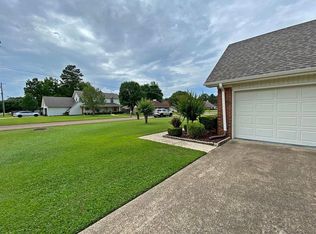 16 N Butternut Dr, Columbus, MS 39705