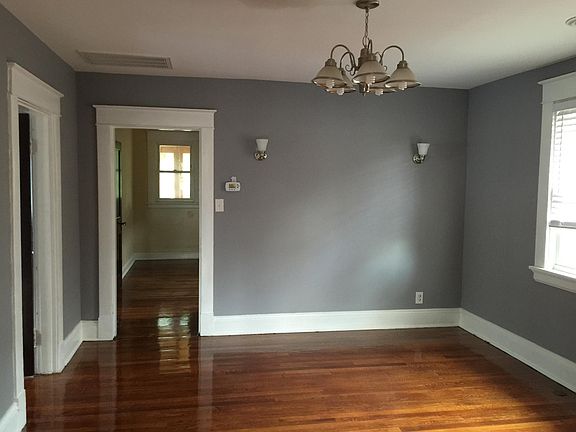 4th image of 2905 Barton Ave #A