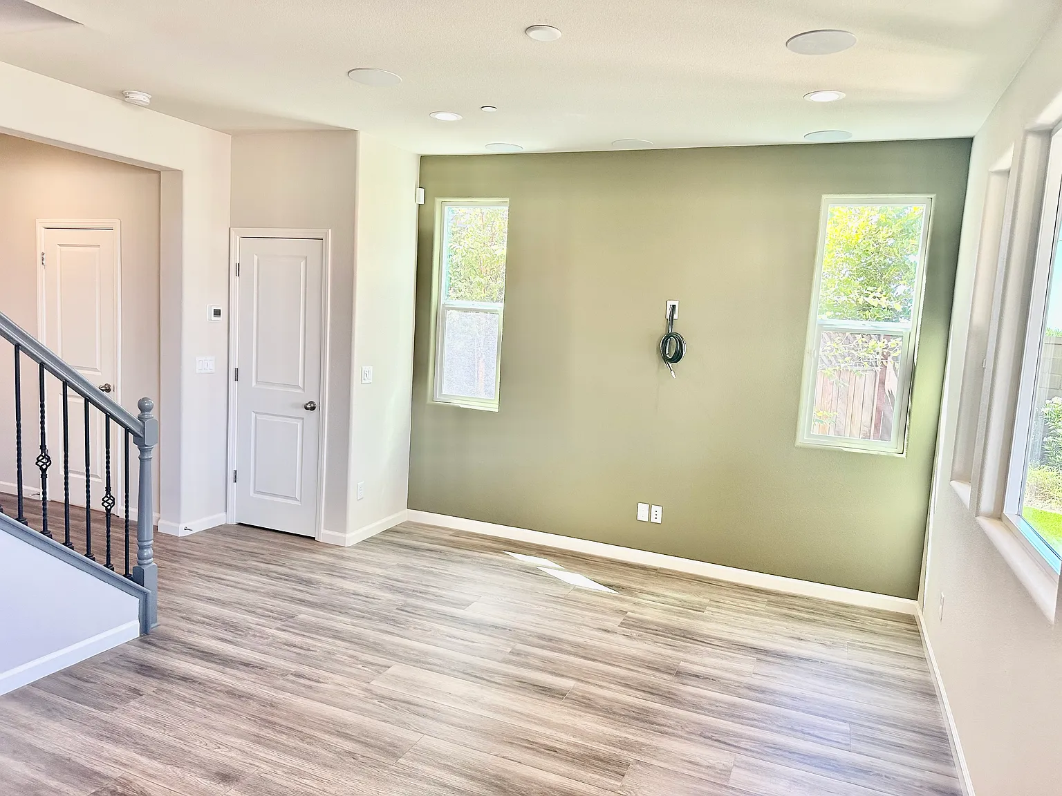 3 bed, 2.5 bath, 1550 sqft, $2,550 — Photo 3