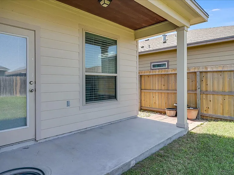 7610 Quartz Dr — Photo 20