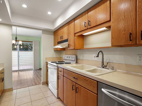 4th image of 8620 NE Mason Dr #26