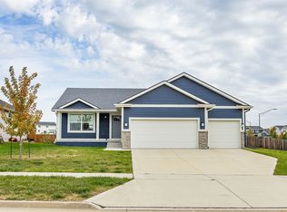 2815 SE Bluestem Dr, Waukee, IA 50263