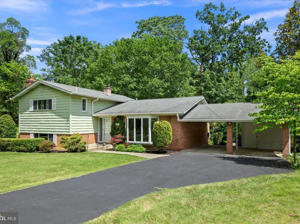 8815 Beauchamp Dr, Alexandria, VA 22309