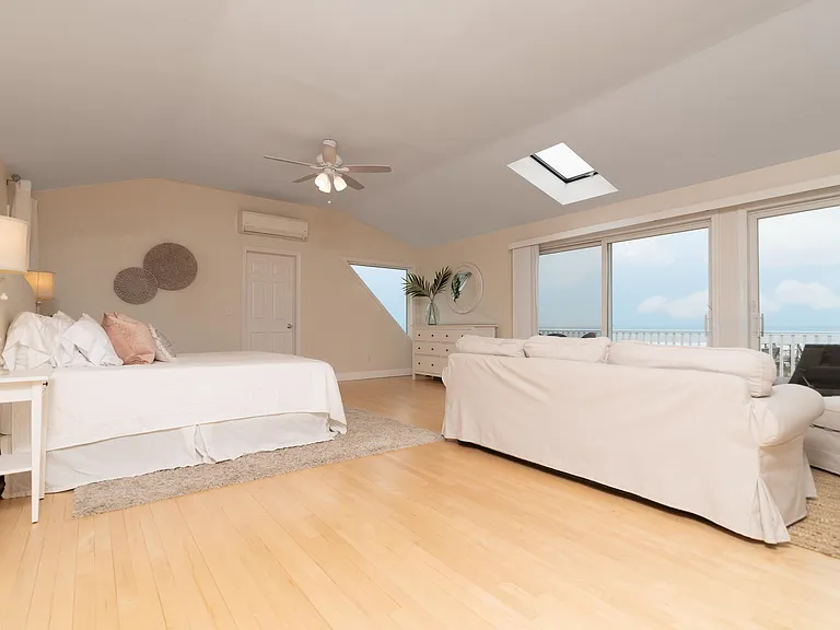 943 Dune Rd — Photo 17