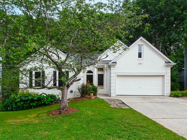 303 Swiss Lake Dr, Cary, NC 27513
