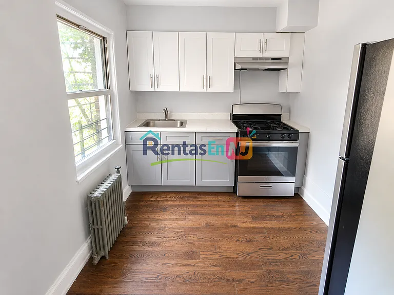 60 Crawford St #8B — Photo 3