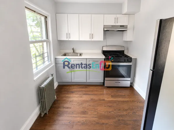60 Crawford St, Newark, NJ