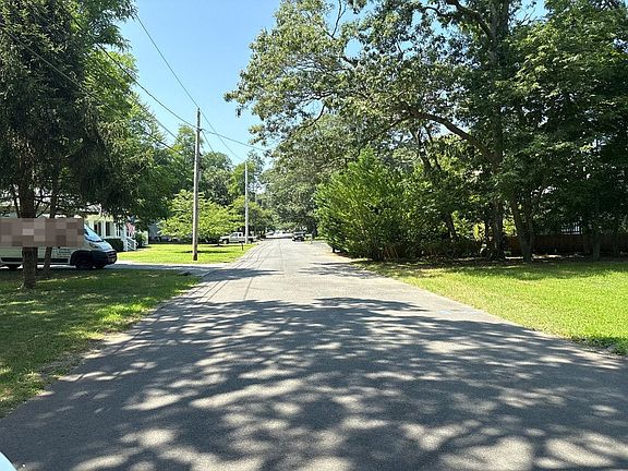 5th image of 188 Mastic Blvd