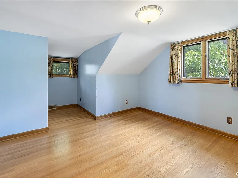444 Buckingham Ave — Photo 22
