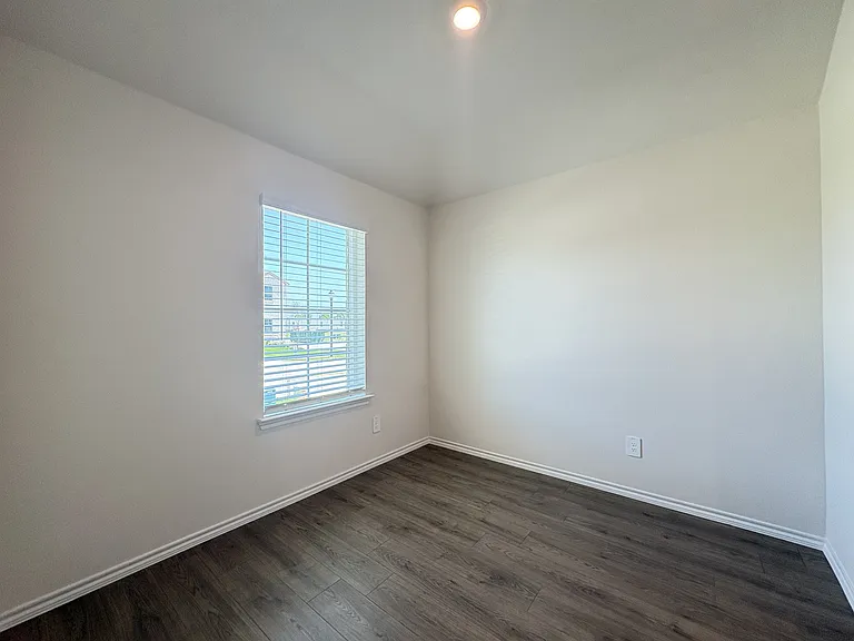 3330 Catamount Dr — Photo 6