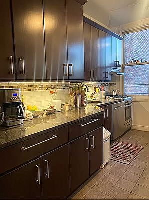 4th image of 415 Van Brunt St APT 2