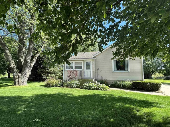 484 E Johnson St, Fond Du Lac, WI 54935