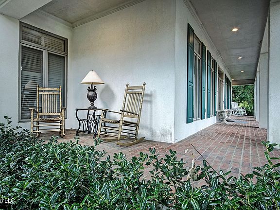 5th image of 1 Pond Side Dr