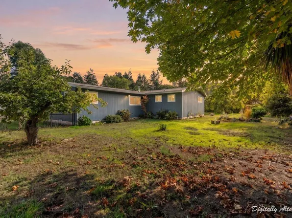 62 Chapman Ln, Carlotta, CA 95528