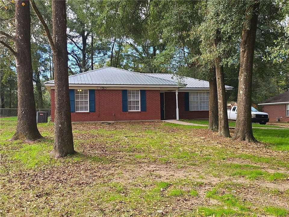 1st image of 32 Brierwood Ln
