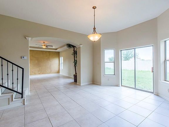 5th image of 2222 S 49th Ln