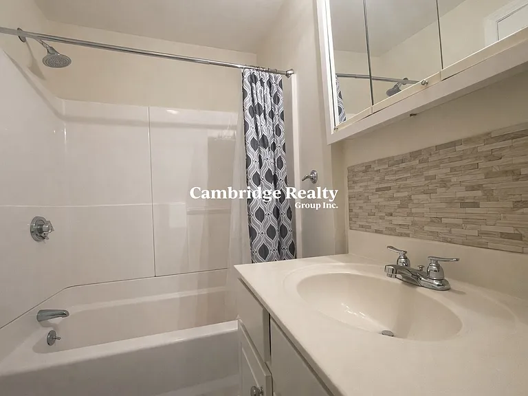 1056 Cambridge St #2T — Photo 5