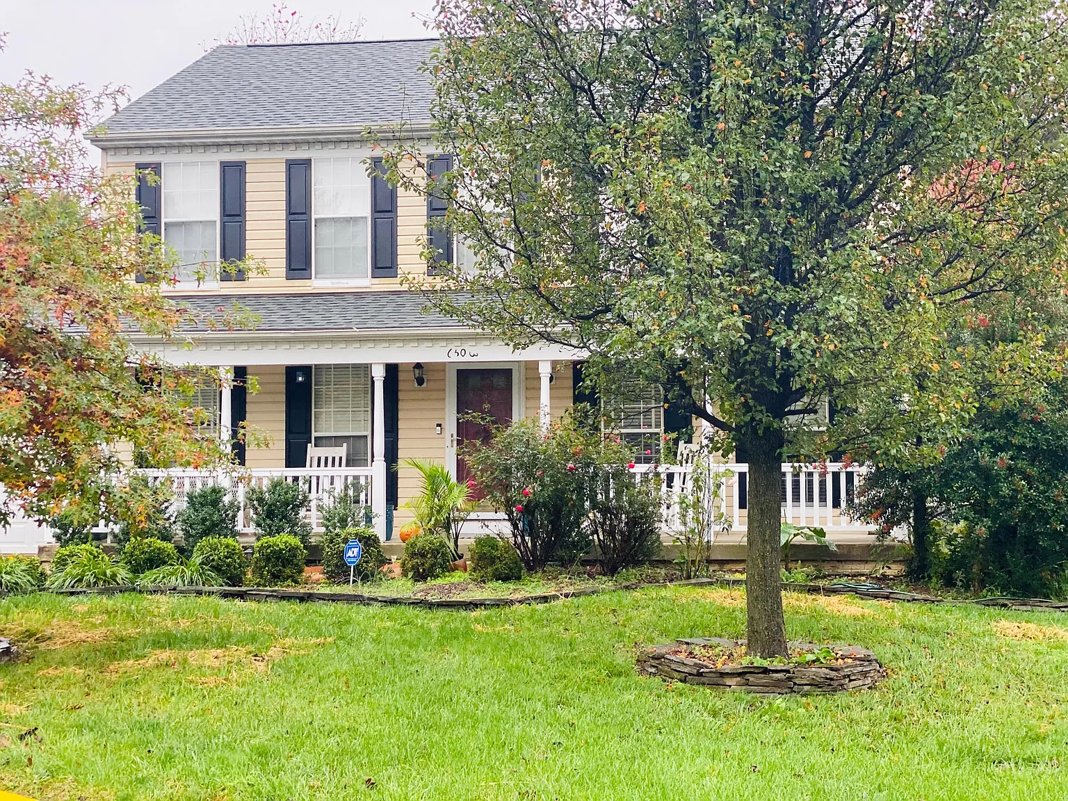 3 bed, 3.5 bath, 2667 sqft, $4,600 — Photo 2