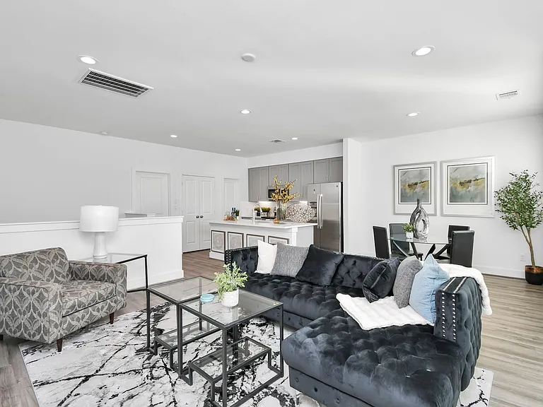 9029 Laverne Oak Ln — Photo 24