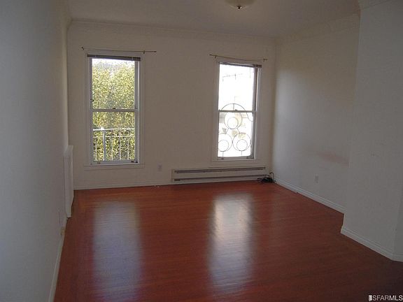 4th image of 2217 Scott St #4