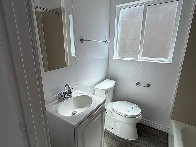 3609 Ocean View Blvd — Photo 4