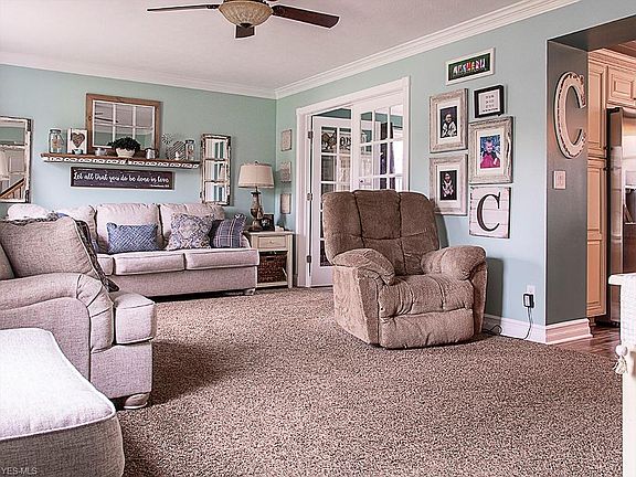 3rd image of 15010 Falls Cir