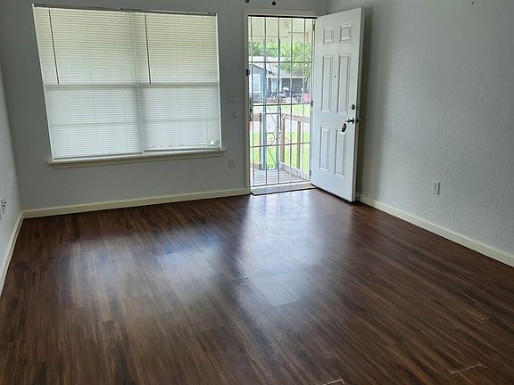 4th image of 1218 ALEXANDER HAMILTON DR