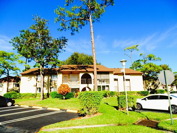 2nd image of 409 Pine Glen Lane #A-2