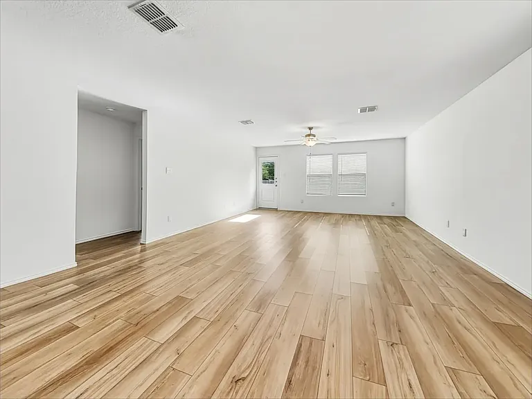 2560 Haymarket Rd — Photo 3