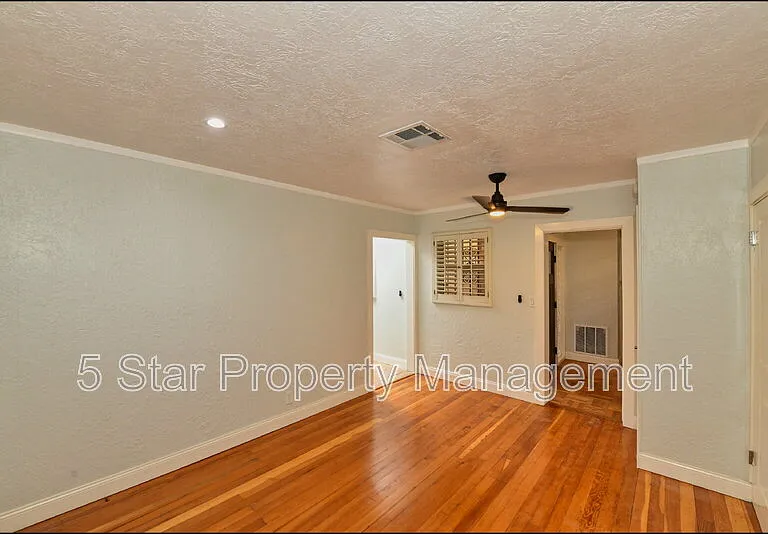 3030 Aurora Ave — Photo 17
