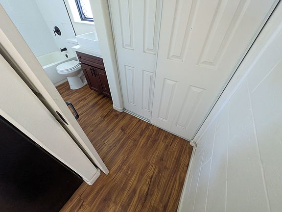 3rd image of 327 N Market St #6