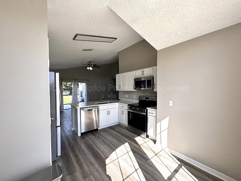 7305 Marseille Cir — Photo 6