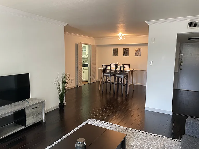 361 N Post Oak Ln #341 — Photo 12