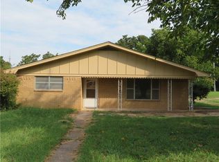156 Edwards Dr, Bowie, TX 76230
