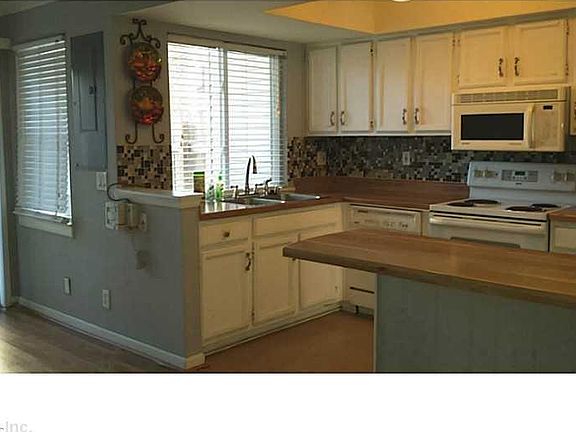 4th image of 700 Woodbox Dr