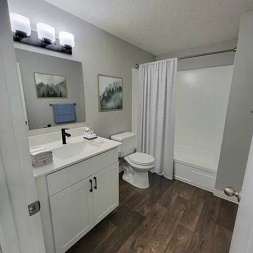 Bathroom - 896 sq ft floorplan - Vanilla Color Scheme