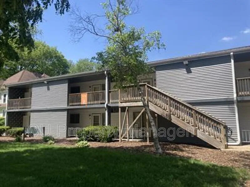 800 W Church St #10