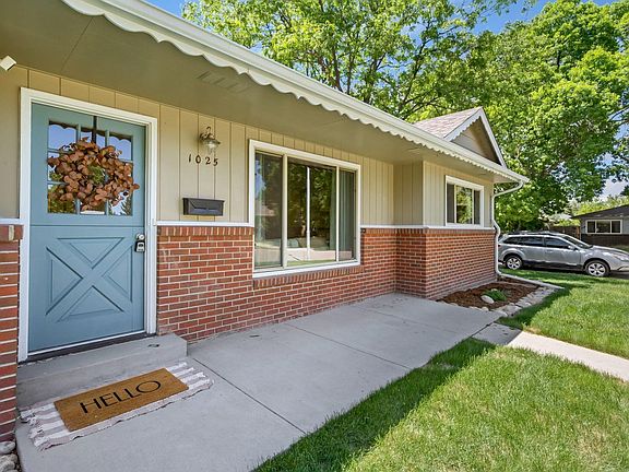 3rd image of 1025 Montview Rd