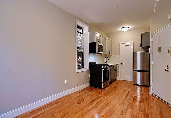 4th image of 224 E 36th St #5C