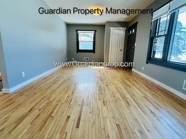 6821 18th Ave S — Photo 1