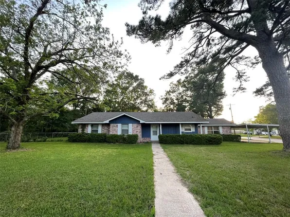 1015 Dogwood Ave, Livingston, TX 77351