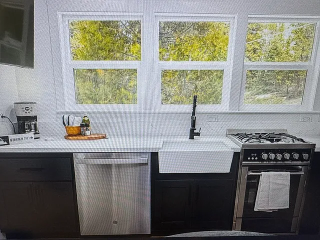 42145 Tollhouse Rd — Photo 9