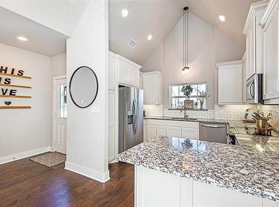 5th image of 716 Mulberry Ct