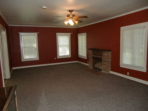 4th image of 302 W Caldwood Dr