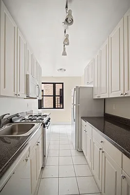 Rented by Compass | media 13